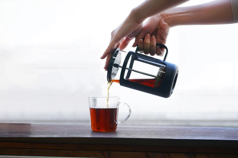 Tea and coffee press