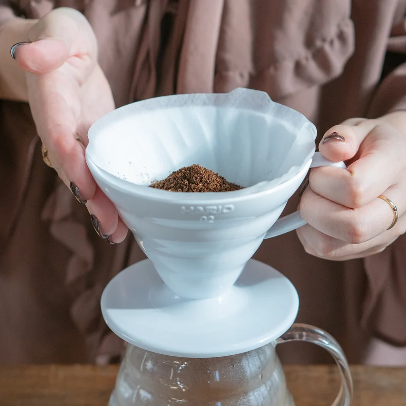 V60 Plastic Coffee Dripper 02