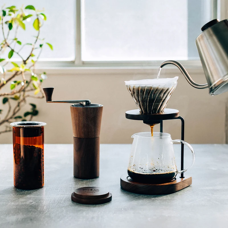 V60 Barista Server 60 / Walnut
