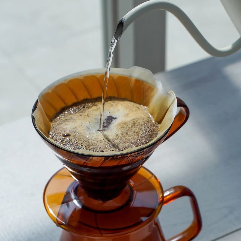 V60 Plastic Coffee Dripper 02 / Amber