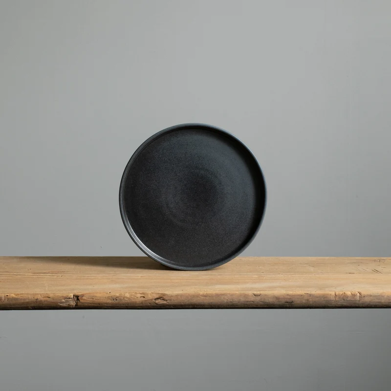 Small plate (straight edge) Matte Black
