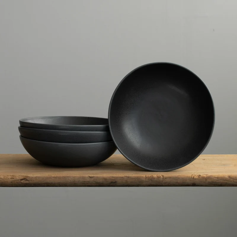 Large round pasta plate Matte Black