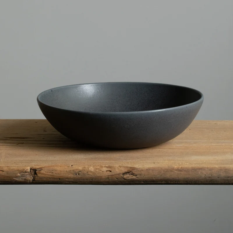 Large round pasta plate Matte Black