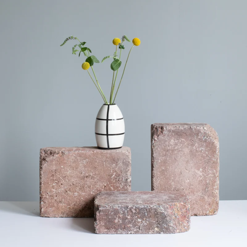 Egg" vase Striped Black