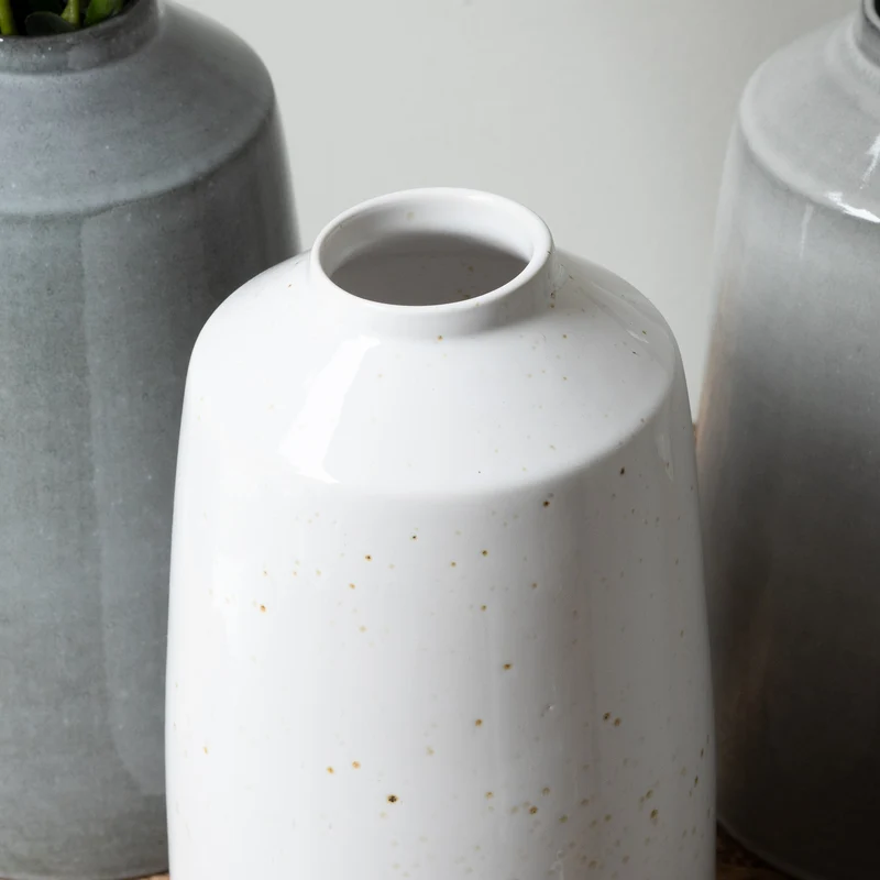 Bottle" vase Serra